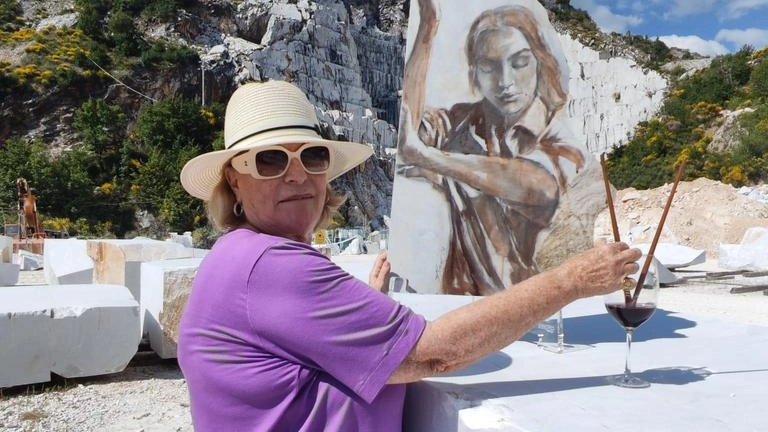 La prima mostra a 17 anni con un’amica. "Ma la prima ’da grande’ ha cambiato la mia vita". È tra le poche donne a realizzare affreschi. "Un’impresa quello commissionato dall’Aeronautica". . La prima mostra a 17 anni con un’amica. "Ma la prima ’da grande’ ha cambiato la mia vita". È tra le poche donne a realizzare affreschi. "Un’impresa quello commissionato dall’Aeronautica". .