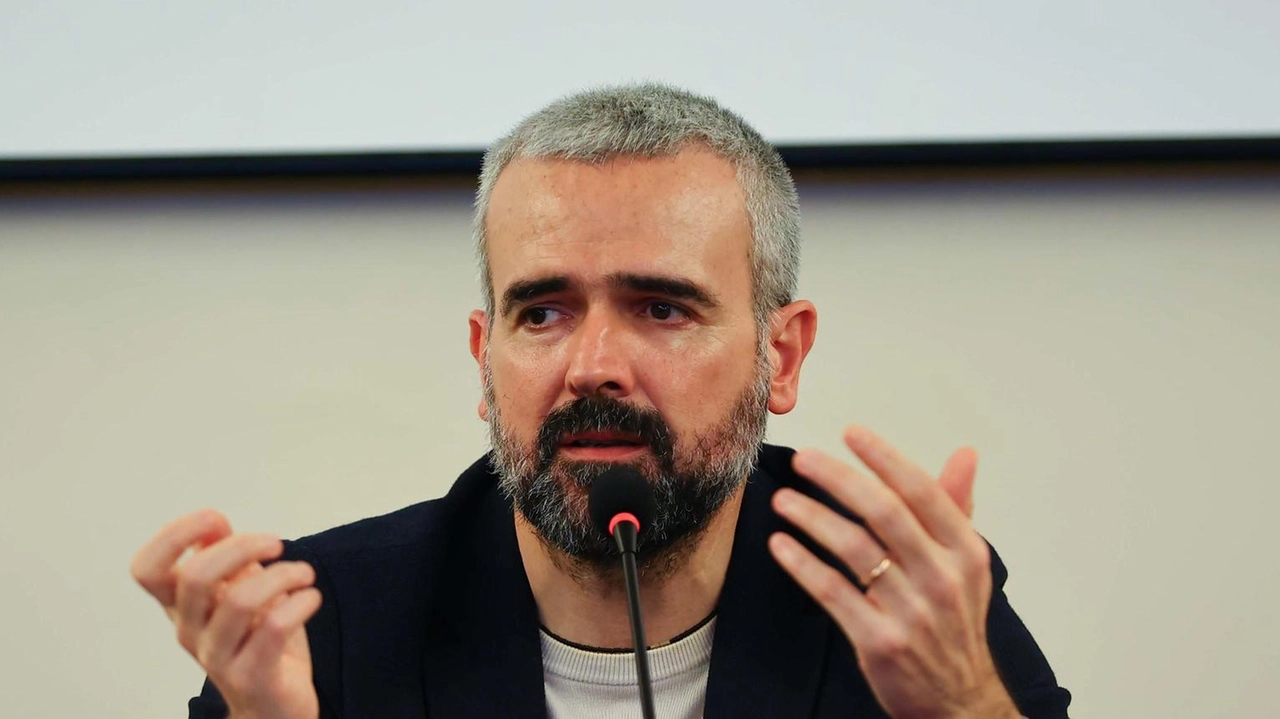 Il senatore dem Dario Parrini rassicura che non tralascerà il suo impegno sul territorio dell’Empolese Valdelsa Il senatore dem Dario Parrini rassicura che non tralascerà il suo impegno sul territorio dell’Empolese Valdelsa