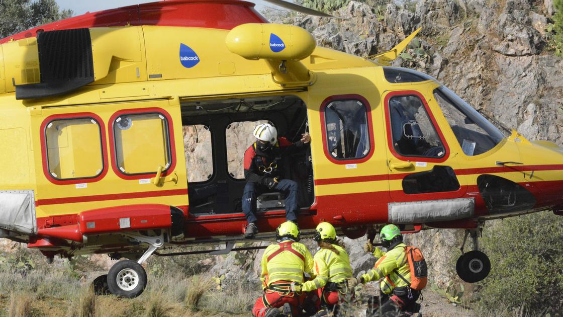 Incidente tra moto e furgone, uomo in gravi condizioni Incidente tra moto e furgone, uomo in gravi condizioni