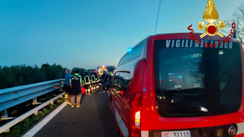 La scena dell'incidente accaduto sull'A1 in direzione Roma La scena dell'incidente accaduto sull'A1 in direzione Roma