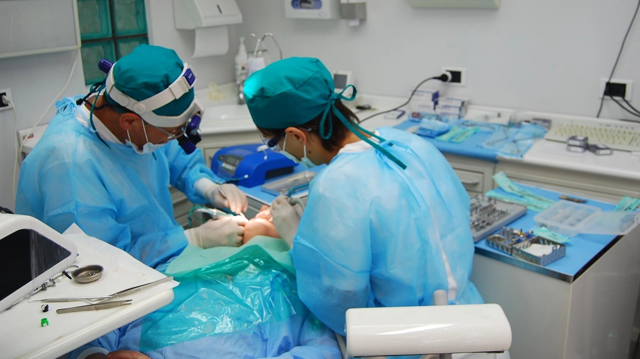 Una poltrona per uno studio dentistico e le strumentazioni rappresentano oggi un investimento economico consistente