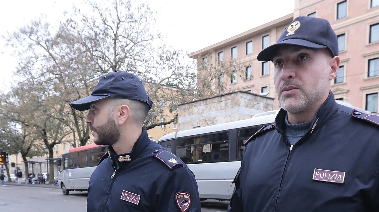 Fra le zone calde della città, per quanto riguarda gli eccessi degli adolescenti, piazza Gramsci,. il centro storico in generale ma anche piazza del mercato e vie limitrofe. Compreso Salicotto dove è avvenuto l’ultimo episodio Fra le zone calde della città, per quanto riguarda gli eccessi degli adolescenti, piazza Gramsci,. il centro storico in generale ma anche piazza del mercato e vie limitrofe. Compreso Salicotto dove è avvenuto l’ultimo episodio