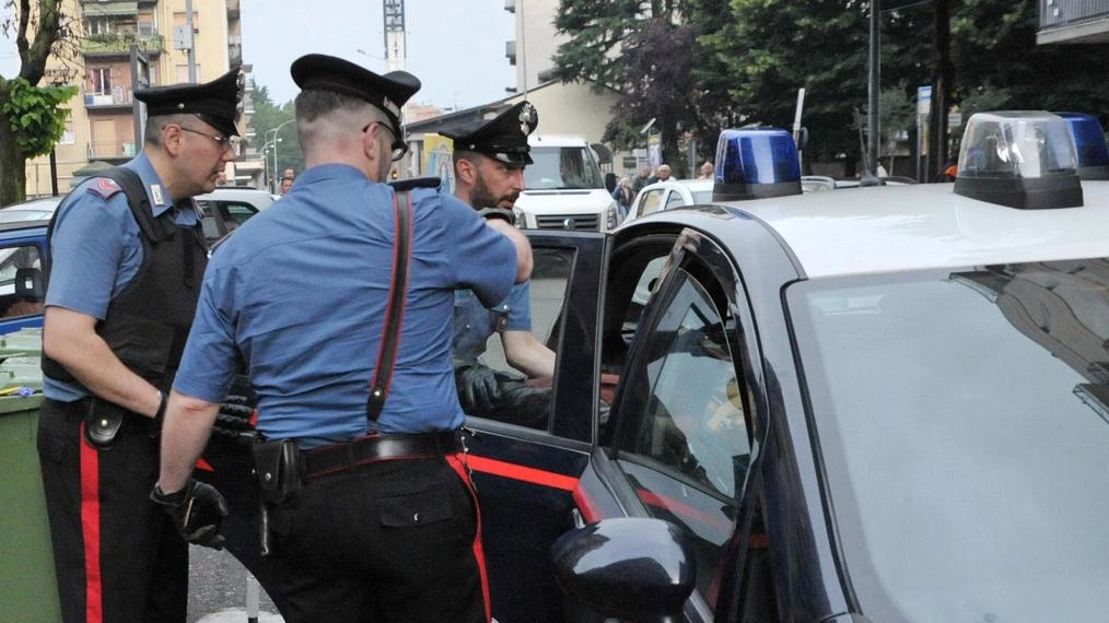 I due, minorenni, sono stati inseguiti e fermati dai carabinieri di Monsummano I due, minorenni, sono stati inseguiti e fermati dai carabinieri di Monsummano