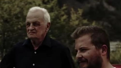 Mauro Prampolini e Marco Genovesi raccontano le origini della leggendaria Ferrari 250 GTO al salone Autoclassica di Milano. Un incontro dedicato alla storia e alla passione per le auto d'epoca. Mauro Prampolini e Marco Genovesi raccontano le origini della leggendaria Ferrari 250 GTO al salone Autoclassica di Milano. Un incontro dedicato alla storia e alla passione per le auto d'epoca.