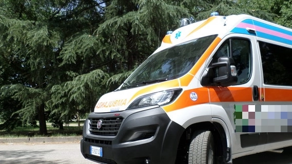 Un'ambulanza in una foto di repertorio Un'ambulanza in una foto di repertorio