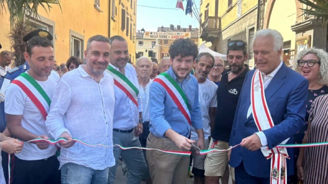 Taglio del nastro Taglio del nastro