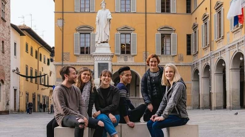 Tanti progetti portati avanti per una reciprocità sempre più profonda. Studenti protagonisti della vita cittadina. Dibattiti e iniziative aperte a tutti . Tanti progetti portati avanti per una reciprocità sempre più profonda. Studenti protagonisti della vita cittadina. Dibattiti e iniziative aperte a tutti .