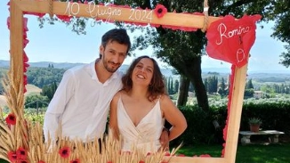 Ondin Dutu con la moglie, l'assessore Romina Renzi, nel giorno del loro matrimonio Ondin Dutu con la moglie, l'assessore Romina Renzi, nel giorno del loro matrimonio