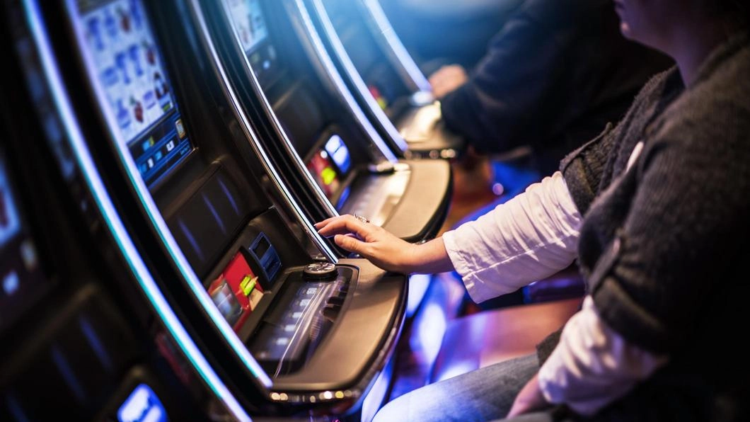 È allarme rosso sul gioco d’azzardo: "Indici fra i più elevati in Italia"