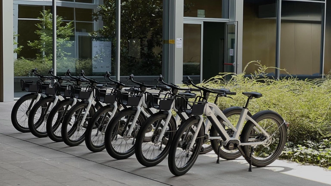Abbonamento per le ebike di lusso a marchio Pirelli/UM Abbonamento per le ebike di lusso a marchio Pirelli/UM