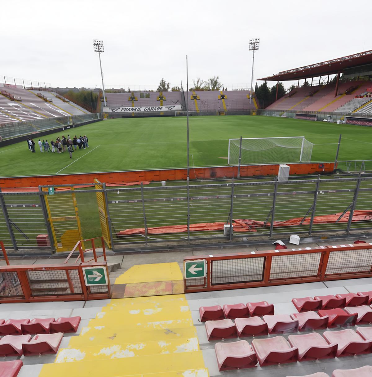 https://www.lanazione.it/image-service/view/acePublic/alias/contentid/NzQ4OWI4ZmItNzlhYi00/0/i-lavori-allo-stadio-curi-cantieri-entro-settembre-nord-chiusa-fra-sei-mesi.jpeg?f=1.91:1&w=1200