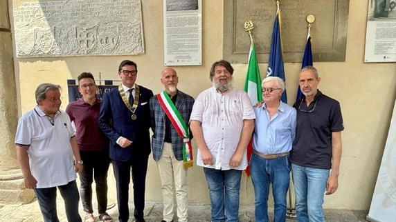 Il Rotary Club di Pontedera e gli organizzatori dell’evento Così è stata recuperata la lapide più antica di Pontedera Il Rotary Club di Pontedera e gli organizzatori dell’evento Così è stata recuperata la lapide più antica di Pontedera