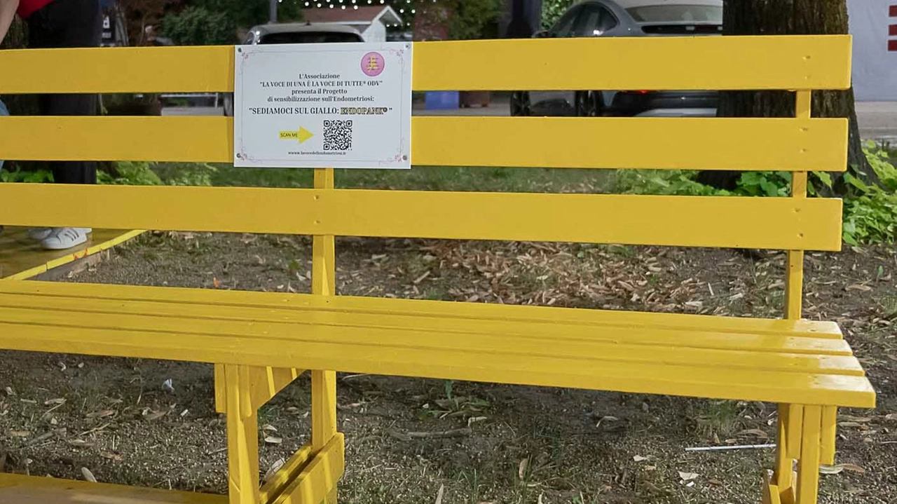 La panchina gialla simbolo dell'iniziativa