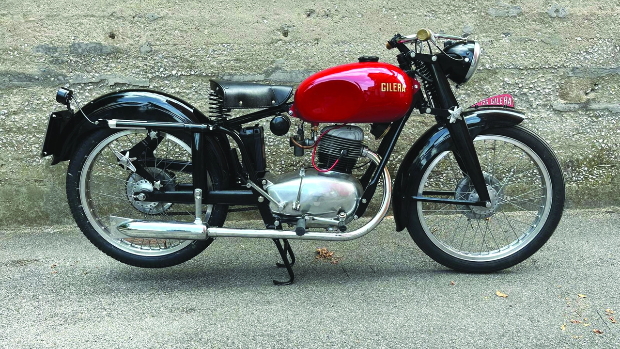 Una Ducati Scrambler 250 del 1970 con Targa Oro assegnata dalla FMI