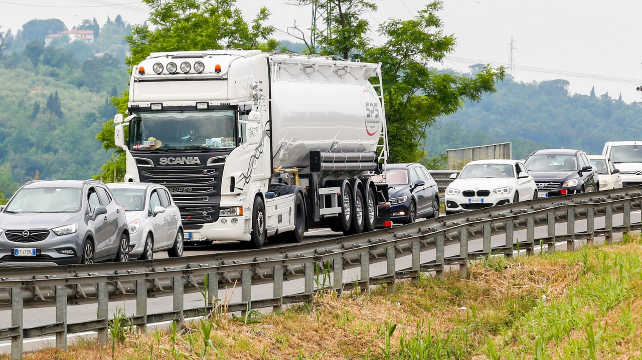 Traffico bloccato in Fipili in una foto di repertorio (Germogli)