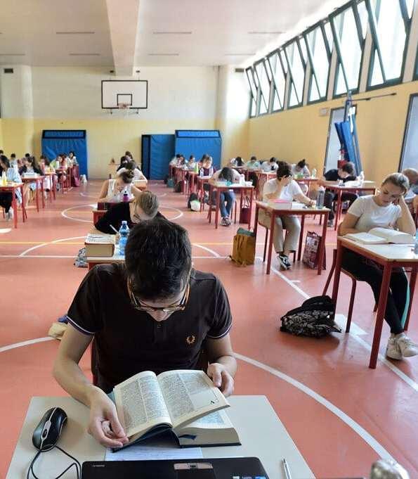 Prova per 2.064 ragazzi. Oggi le ’tracce’ d’italiano Prova per 2.064 ragazzi. Oggi le ’tracce’ d’italiano