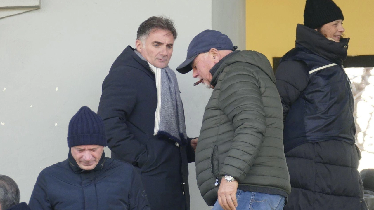 Nella foto il presidente del Prato Stefano Commini allo stadio Lungobisenzio (foto Attalmi) Nella foto il presidente del Prato Stefano Commini allo stadio Lungobisenzio (foto Attalmi)