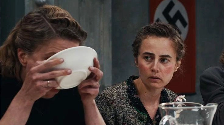 Al cinema Eden Le assaggiatrici, di Silvio Soldini, dal romanzo di. Rosella Postorino. Storia di donne, usate per assaggiare il cibo destinato a Hitler