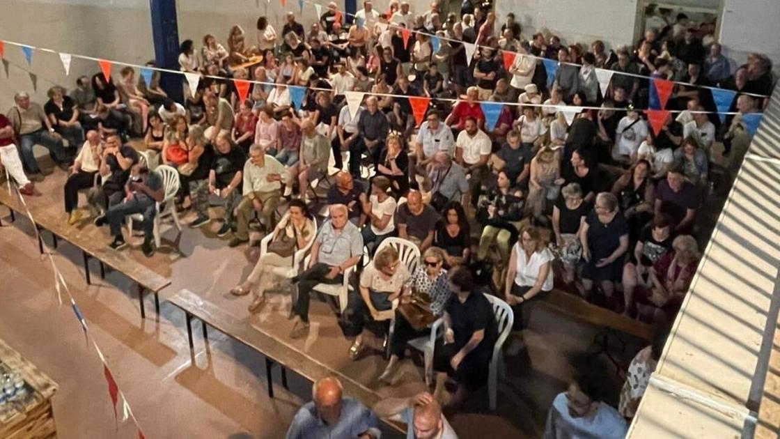 https://www.lanazione.it/image-service/view/acePublic/alias/contentid/NzRiMmI3M2ItY2ViMS00/0/centro-di-accoglienza-botta-e-risposta-in-regione-sul-progetto-contestato.jpeg?f=16:9&w=1200&h=630