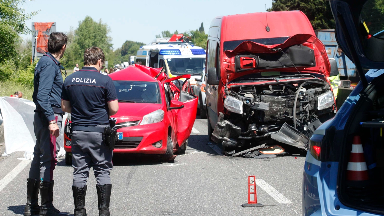 Incidente mortale sulla tangenziale ovest a Siena (Foto Lazzeroni)