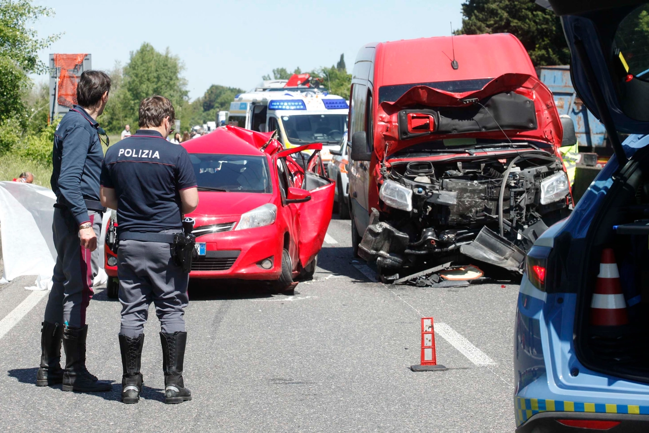 Incidente mortale sulla tangenziale ovest a Siena (Foto Lazzeroni)