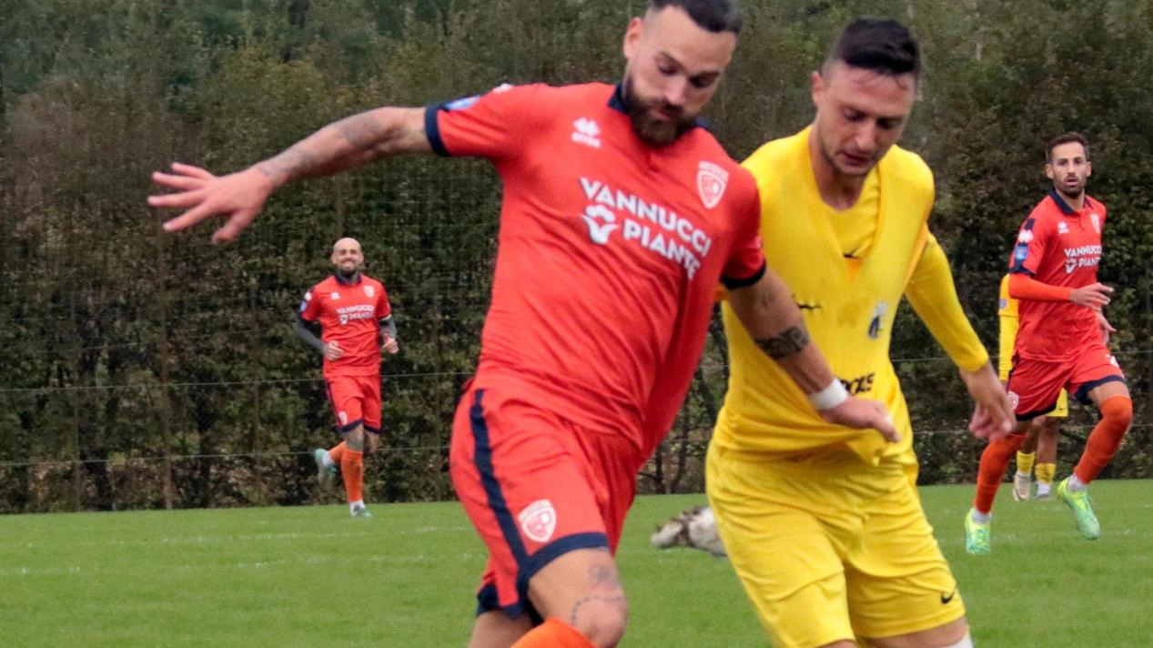 Claudio Sparacello è in ballottaggio con Tascini per una maglia da titolare Claudio Sparacello è in ballottaggio con Tascini per una maglia da titolare