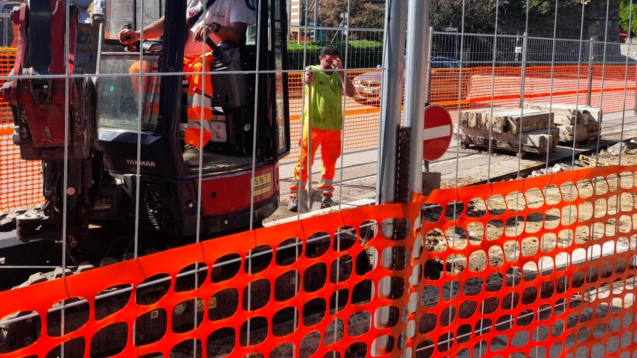 Il cantiere su Porta del Castello, nodo strategico per il traffico cittadino Il cantiere su Porta del Castello, nodo strategico per il traffico cittadino