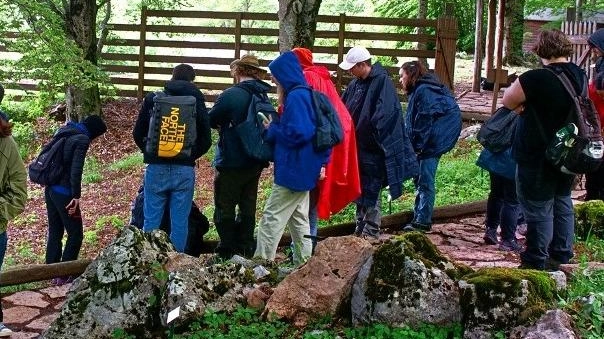 Torna anche quest’anno il concorso di disegno estemporaneo "Orto Ispirami" al giardino botanico "Maria Ansaldi" alla Pania di Corfino, promsso... Torna anche quest’anno il concorso di disegno estemporaneo "Orto Ispirami" al giardino botanico "Maria Ansaldi" alla Pania di Corfino, promsso...