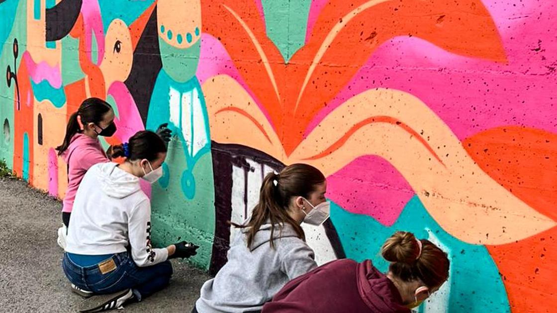 La ’Street art’ colora il borgo di Pietralunga La ’Street art’ colora il borgo di Pietralunga