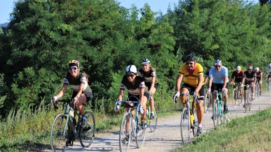 https://www.lanazione.it/image-service/view/acePublic/alias/contentid/NzU0MGYwOGUtMGYxZC00/0/gran-fondo-e-la-vinaria-ciclostorica.jpeg?f=16:9&w=1200&h=630