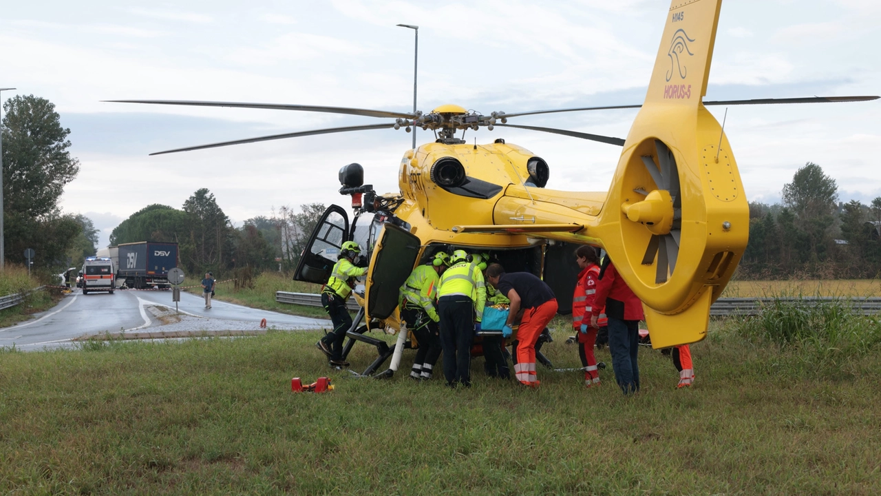 È stato necessario il trasporto d’urgenza con l’elisoccorso alle Scotte per il 47enne ferito, arrivato in codice 3 al policlinico (foto d’archivio) È stato necessario il trasporto d’urgenza con l’elisoccorso alle Scotte per il 47enne ferito, arrivato in codice 3 al policlinico (foto d’archivio)