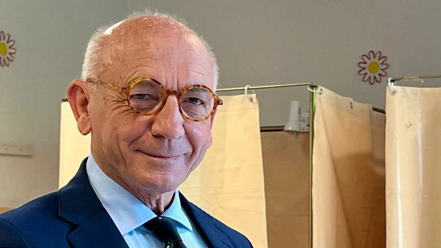 Le urne saranno aperte sino alle 15 di oggi anche ad Amelia e Monte Santa Tiberina. Poi lo scrutinio. I candidati nella città di San Francesco hanno votato a Torchiagina e Santa Maria degli Angeli. Le urne saranno aperte sino alle 15 di oggi anche ad Amelia e Monte Santa Tiberina. Poi lo scrutinio. I candidati nella città di San Francesco hanno votato a Torchiagina e Santa Maria degli Angeli.