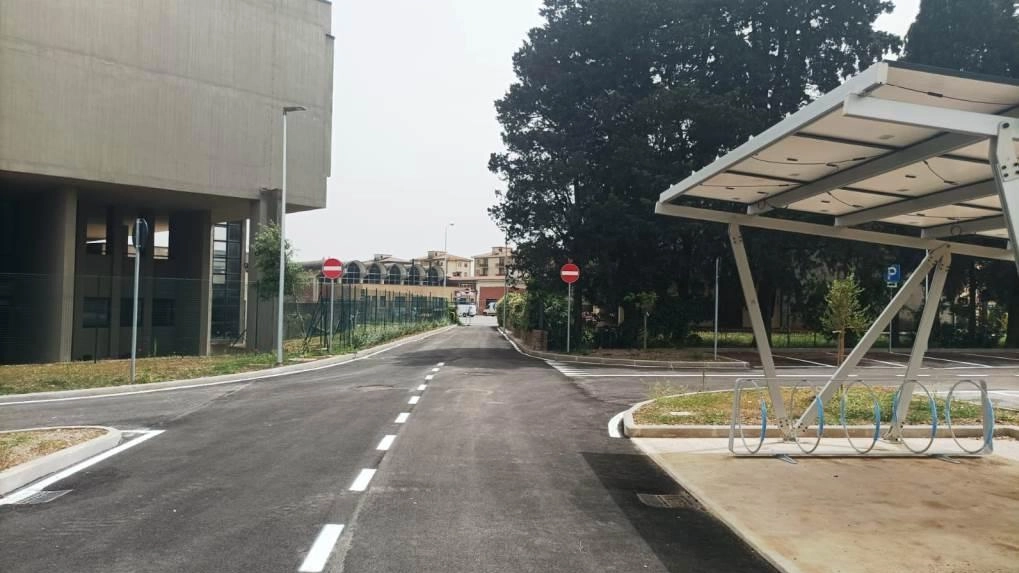 Il nuovo parcheggio tra via dei Chiassarelli in via della Manganella è costato 355mila euro di finanziamenti Il nuovo parcheggio tra via dei Chiassarelli in via della Manganella è costato 355mila euro di finanziamenti