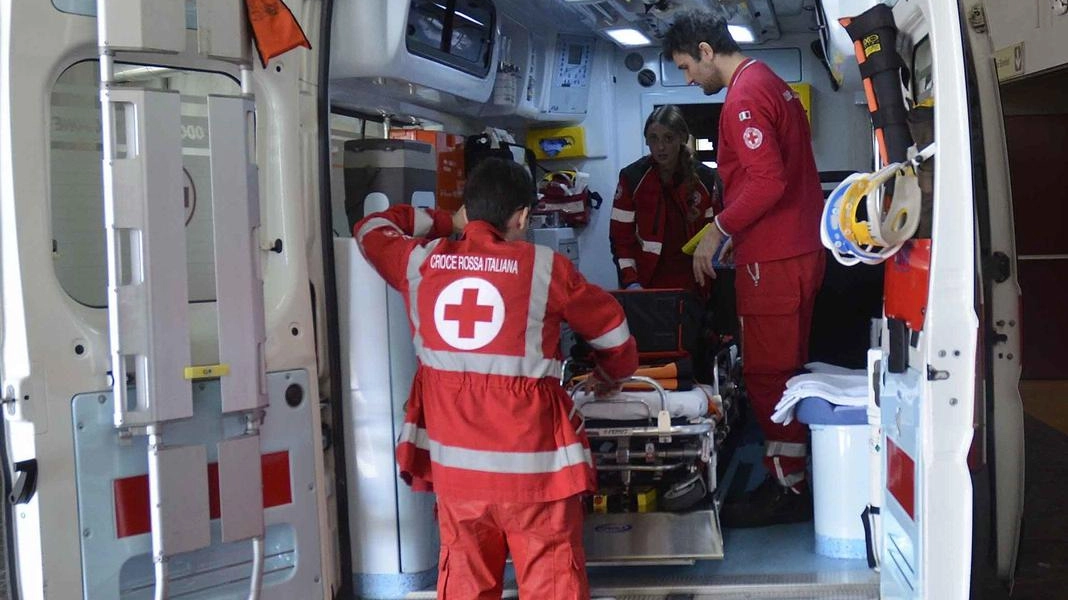 Si ripetono le aggressioni agli operatori sanitari: nel mirino anche i volontari