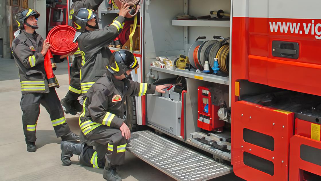 Vigili del Fuoco, la Cisl lancia l’allarme: "Mancano 40 pompieri, a rischio i servizi" Vigili del Fuoco, la Cisl lancia l’allarme: "Mancano 40 pompieri, a rischio i servizi"