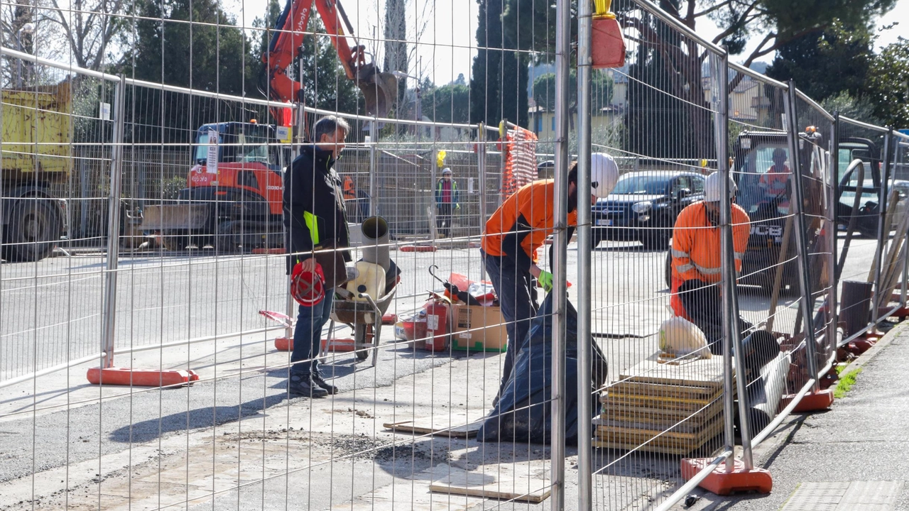 Ingenti finanziamenti per realizzare parcheggi e favorire la mobilità nei centri urbani della provincia di Siena Ingenti finanziamenti per realizzare parcheggi e favorire la mobilità nei centri urbani della provincia di Siena