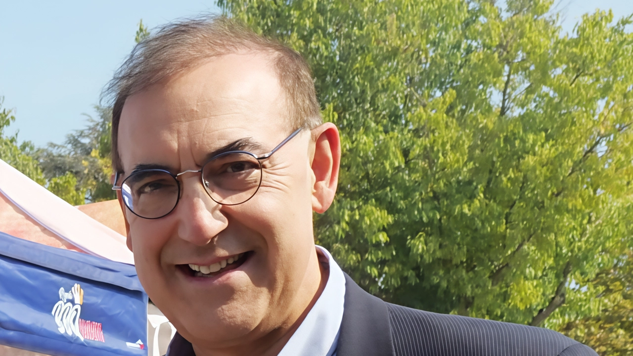 La nota congiunta delle associazioni di artigiani e commercianti sulla stazione dell’alta velocità. L’organizzazione via Roma non partecipa: "Priorità a Due Mari e terza corsia dell’Autosole". La nota congiunta delle associazioni di artigiani e commercianti sulla stazione dell’alta velocità. L’organizzazione via Roma non partecipa: "Priorità a Due Mari e terza corsia dell’Autosole".