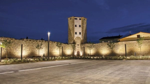 La nuova piazza delle Torri La nuova piazza delle Torri