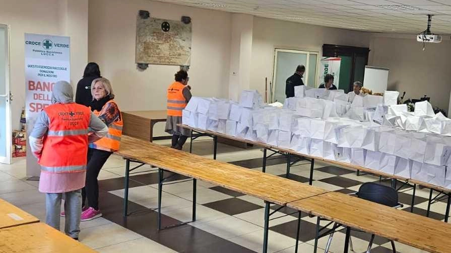 Nuova iniziativa solidale per questo periodo di festività. Preparati oltre 300 pasti, dopo gli oltre 250 del 26 dicembre. Nuova iniziativa solidale per questo periodo di festività. Preparati oltre 300 pasti, dopo gli oltre 250 del 26 dicembre.