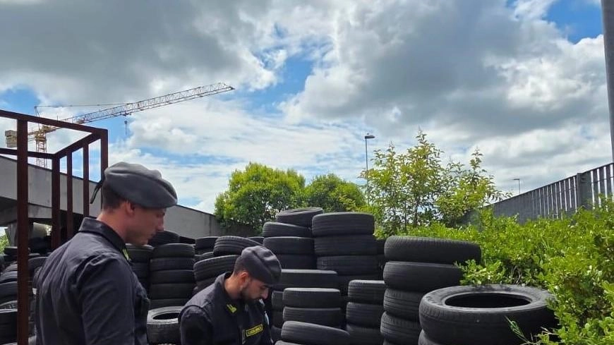 Un’officina meccanica completamente abusiva è stata scoperta e sequestrata in un blitz della Guardia di Finanza. L’intervento, condotto dai militari...
