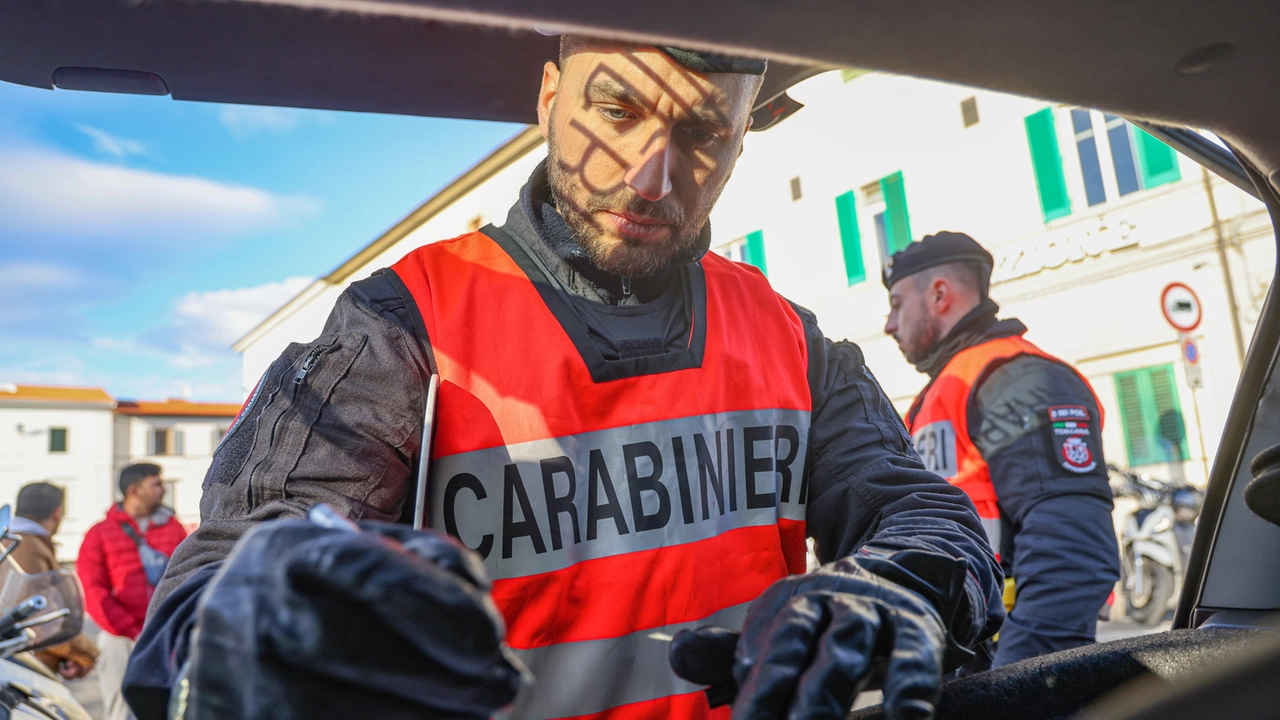 I carabinieri della compagnia di Empoli negli ultimi giorni sono stati impegnati nella lotta allo spaccio e nella repressione del fenomeno dei furti (foto d’archivio) I carabinieri della compagnia di Empoli negli ultimi giorni sono stati impegnati nella lotta allo spaccio e nella repressione del fenomeno dei furti (foto d’archivio)