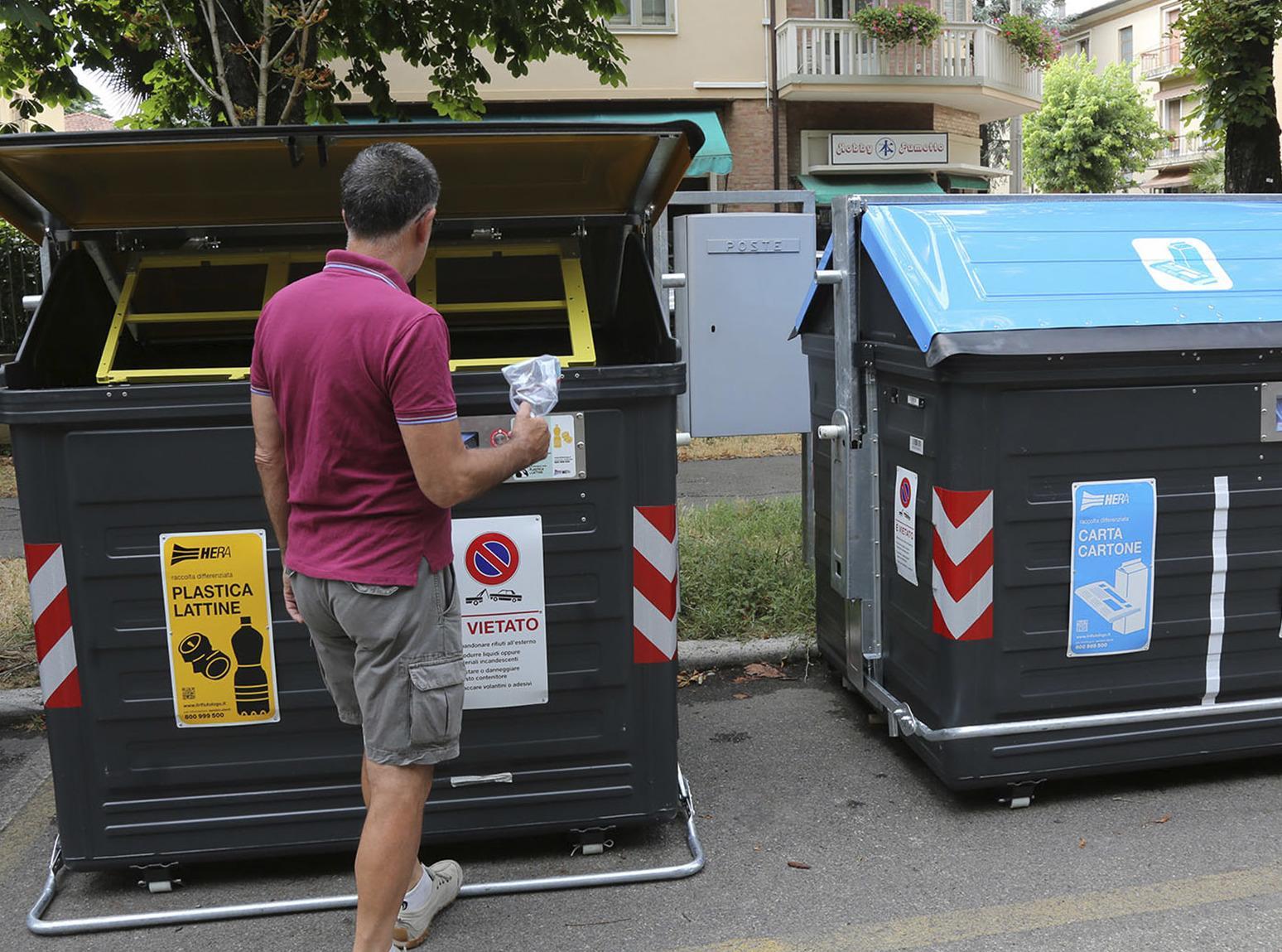 La voce dei sindaci sul caro rifiuti: "Cittadini sempre più attenti ma la qualità dei servizi non li premia" La voce dei sindaci sul caro rifiuti: "Cittadini sempre più attenti ma la qualità dei servizi non li premia"
