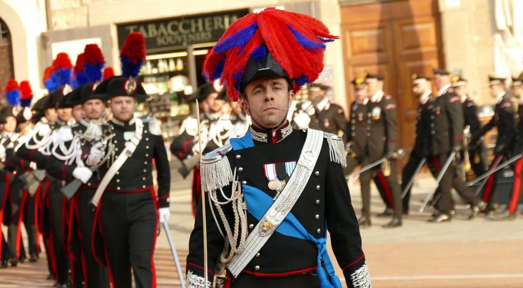 https://www.lanazione.it/image-service/view/acePublic/alias/contentid/NzViYWI1YWQtNzM5NS00/0/carabinieri-un-arresto-ogni-due-giorni-una-rete-record-di-controlli-e-denunce-ieri-festa-grande-nel-cuore-della-citta.jpeg