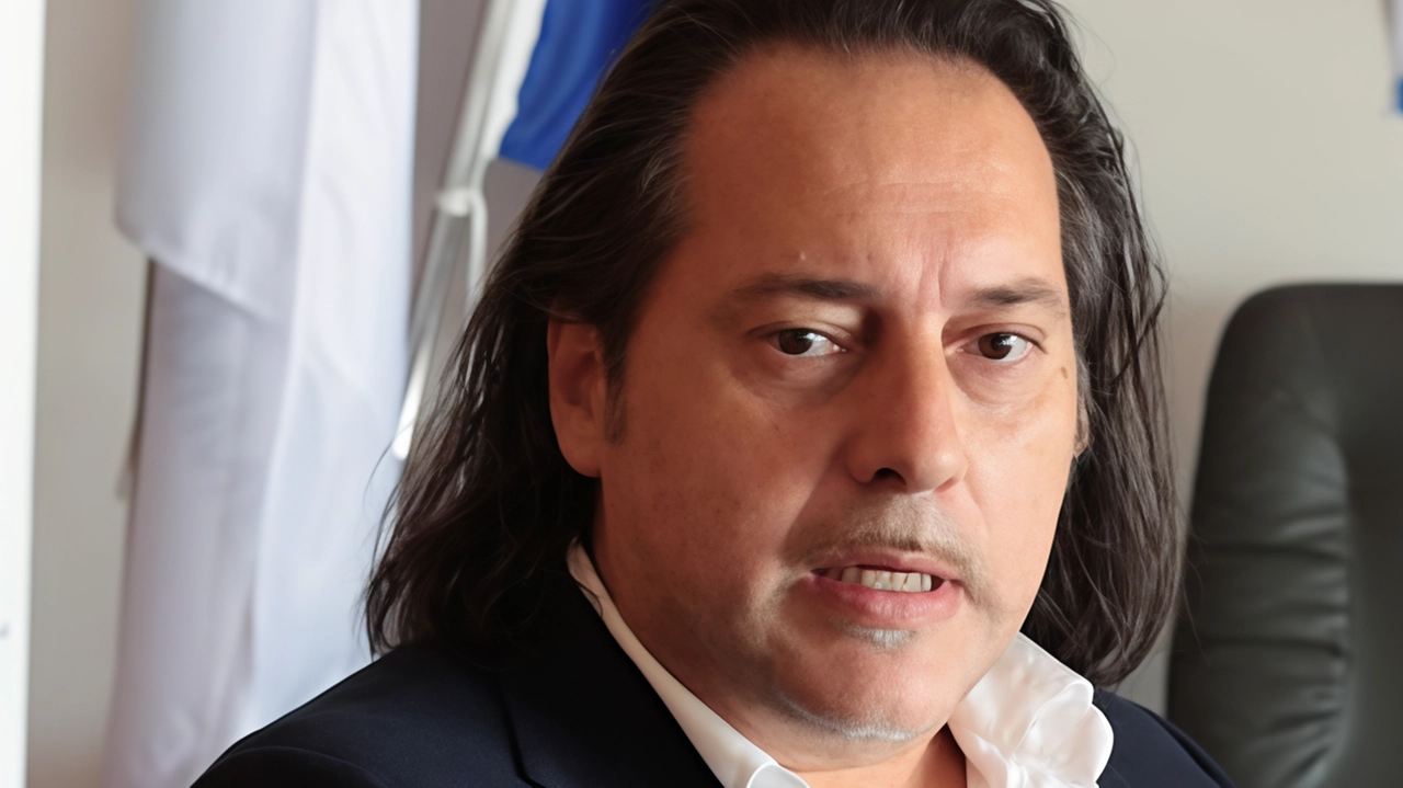 "Dal Ddl Concorrenza una boccata di serenità per i pubblici esercizi senesi, e per la loro clientela". Filippo Grassi, presidente... "Dal Ddl Concorrenza una boccata di serenità per i pubblici esercizi senesi, e per la loro clientela". Filippo Grassi, presidente...