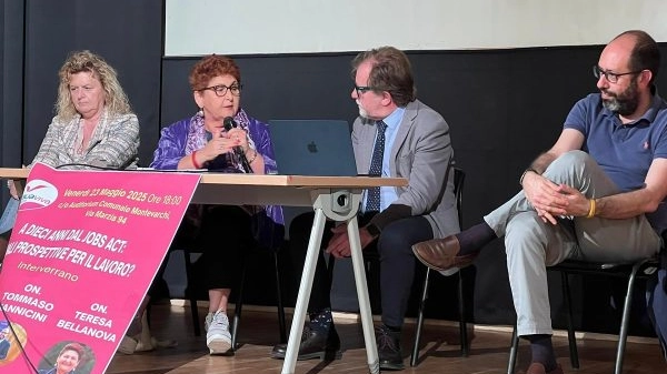Il dibattito a Montevarchi Il dibattito a Montevarchi