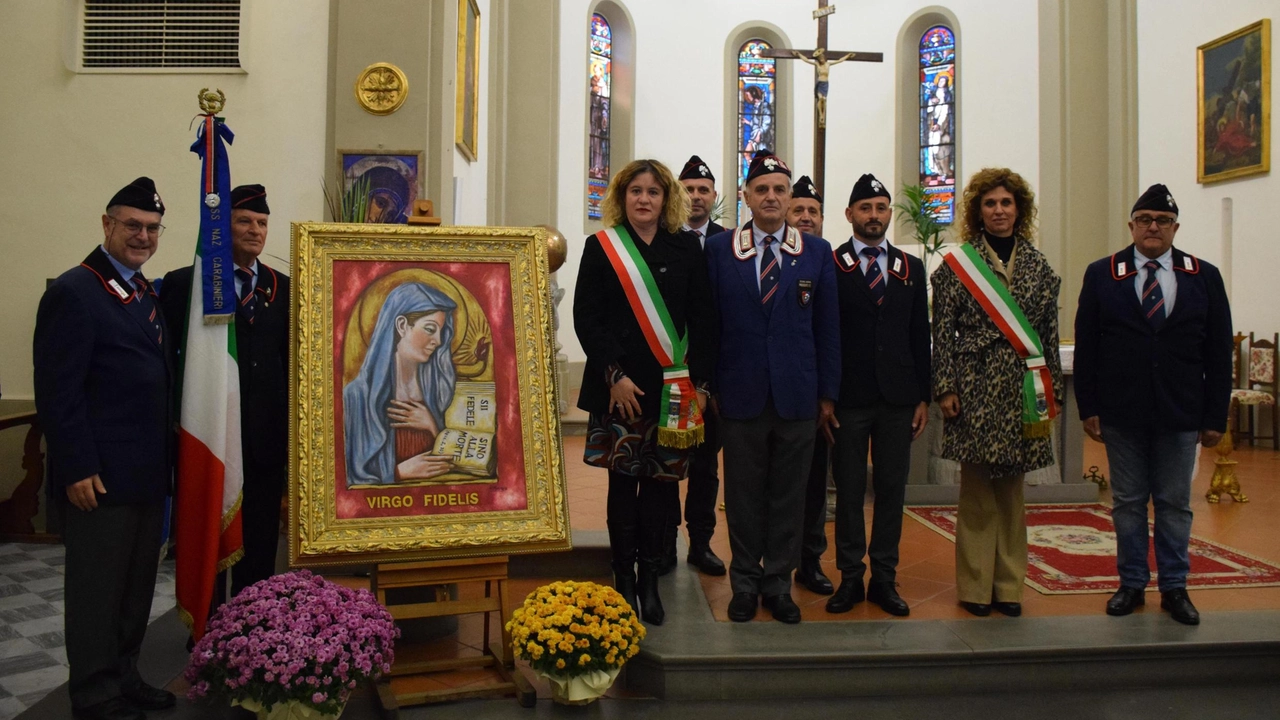 Il presidente della Associazione Nazionale Carabinier. i Marco Giannone. con i sindaci e le autorità
