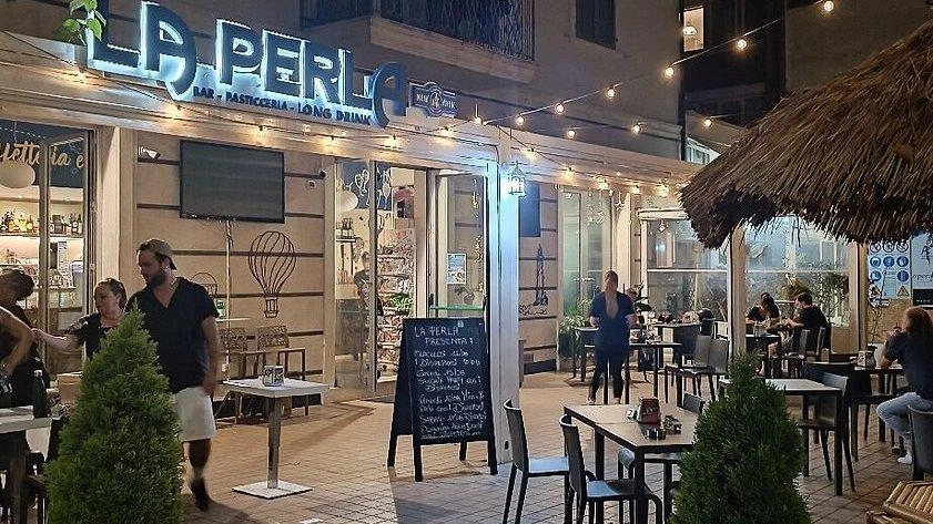 Tonarelli: "Servono incentivi per i piccoli imprenditori e riduzioni fiscali. E anche politiche che favoriscano aperture di negozi legati alle tradizioni locali". Tonarelli: "Servono incentivi per i piccoli imprenditori e riduzioni fiscali. E anche politiche che favoriscano aperture di negozi legati alle tradizioni locali".