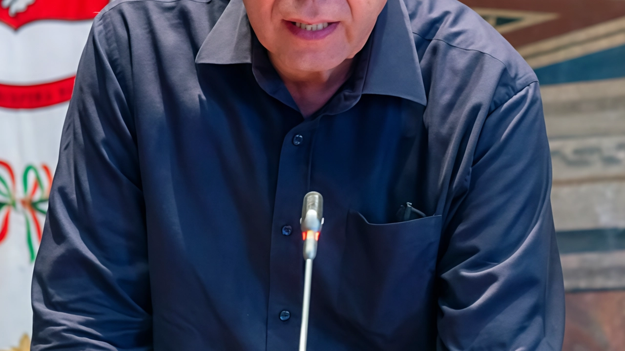 Il pittore Luca Macchi, già vicepresidente, è il nuovo presidente della Classe di Pittura dell’Accademia delle Arti del Disegno di... Il pittore Luca Macchi, già vicepresidente, è il nuovo presidente della Classe di Pittura dell’Accademia delle Arti del Disegno di...