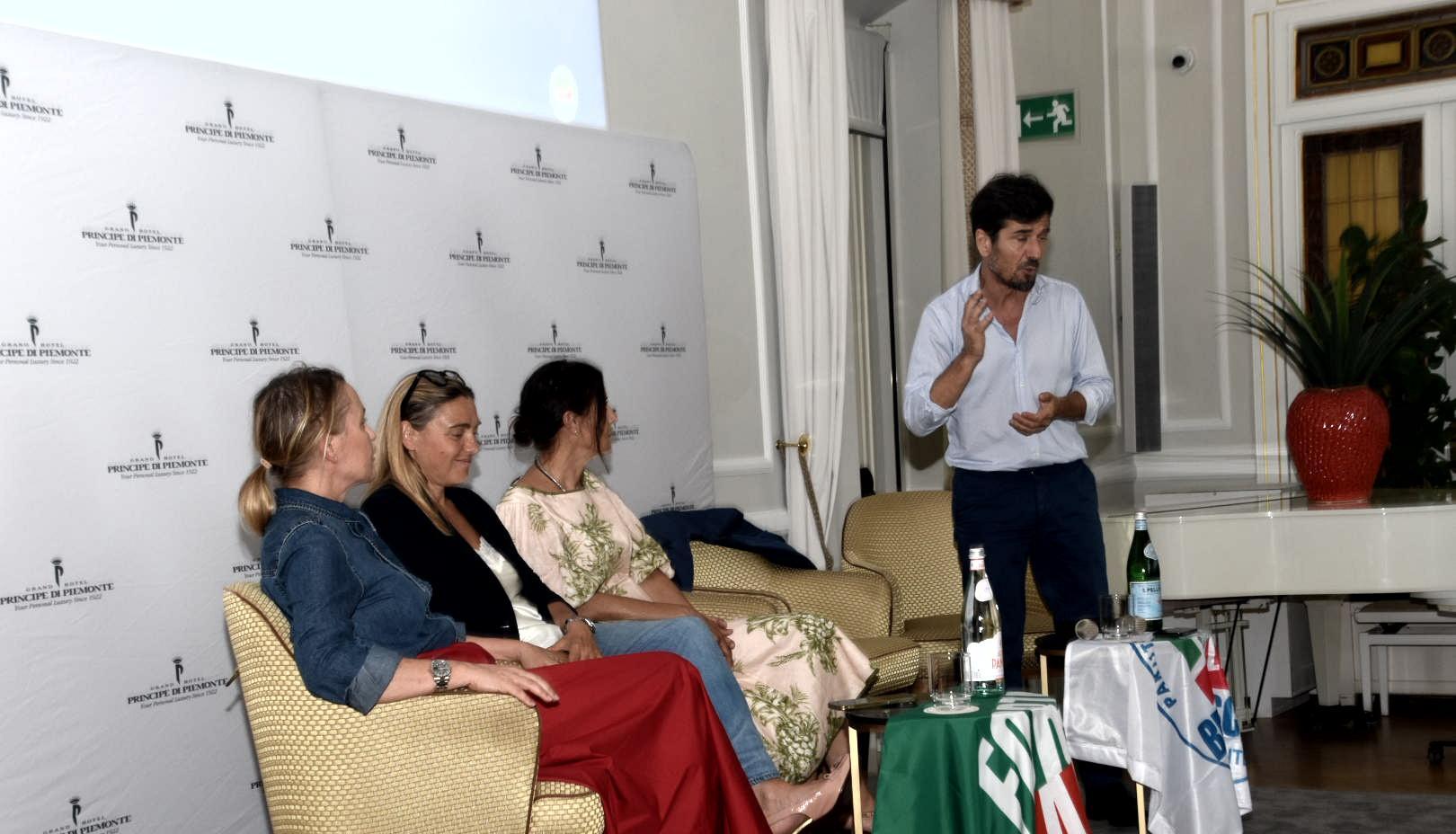 Programma di Forza Italia: "Un nuovo brand Toscana". Il partito punta all’unità Programma di Forza Italia: "Un nuovo brand Toscana". Il partito punta all’unità