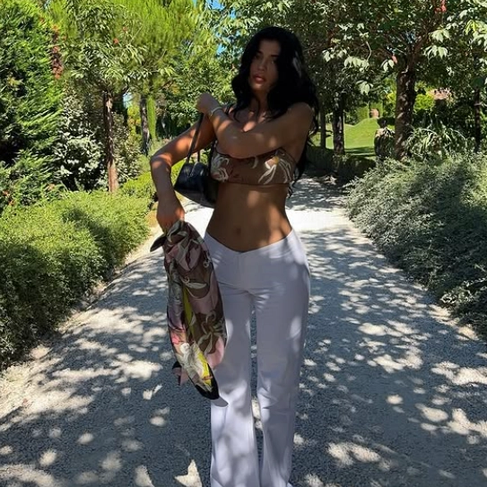L'influencer americana Kylie Jenner ha 393 milioni di follower su Instagram
